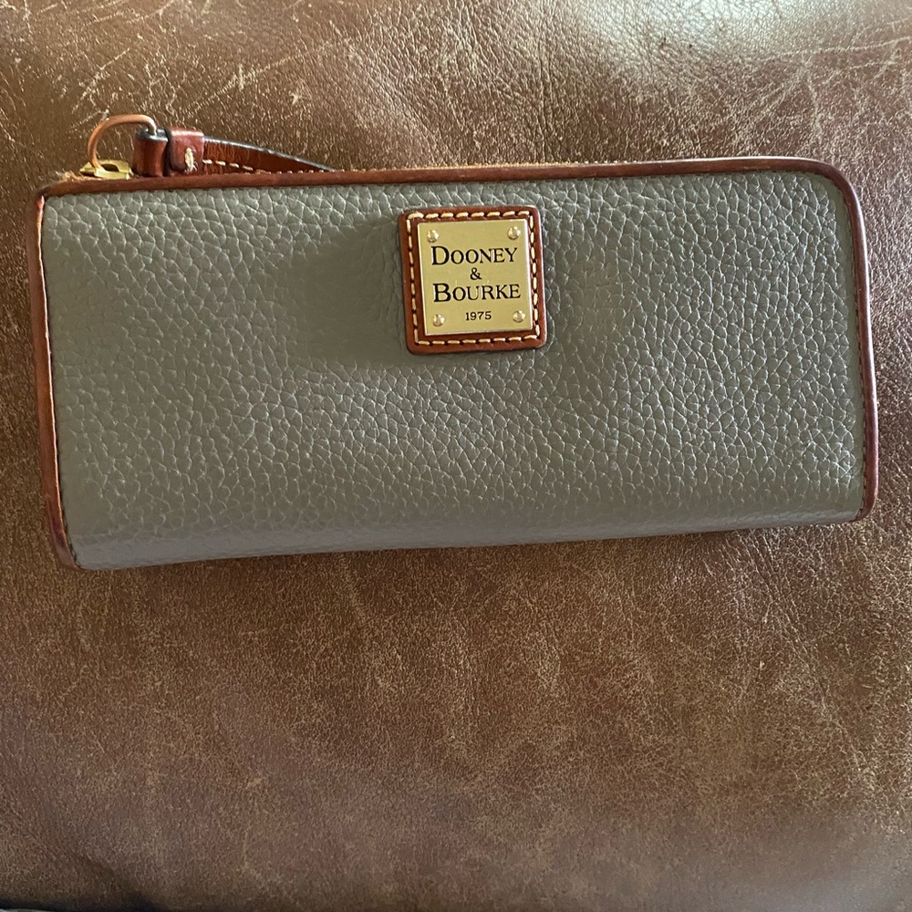 Dooney and Bourke wallet